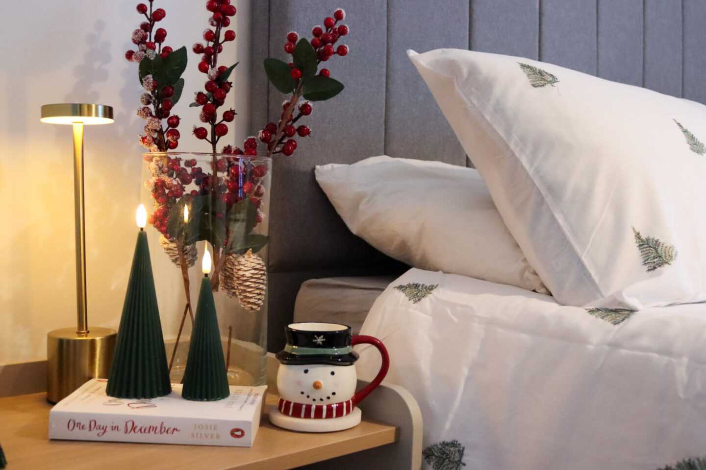 Getting the House Ready for Christmas with Very